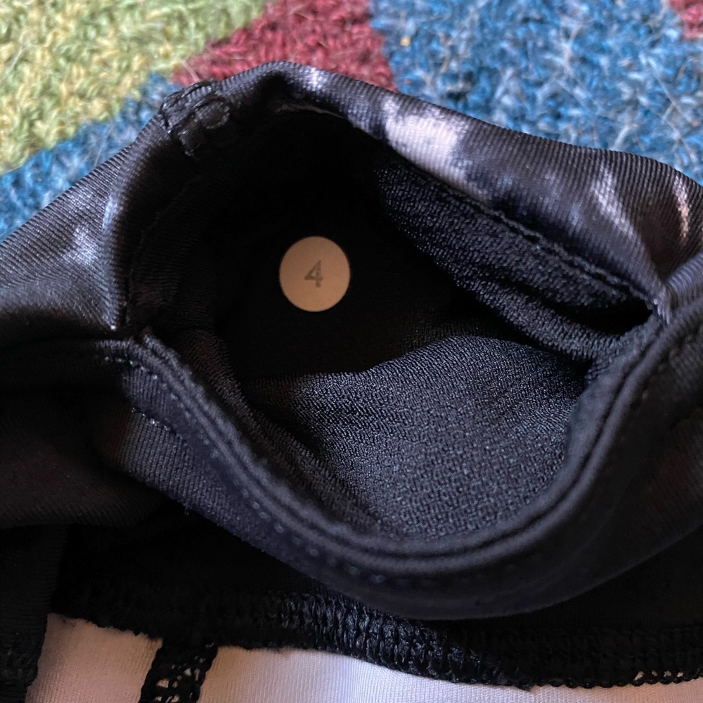 NWT speed track shorts in Dusk Dye - Picture 4 of 4